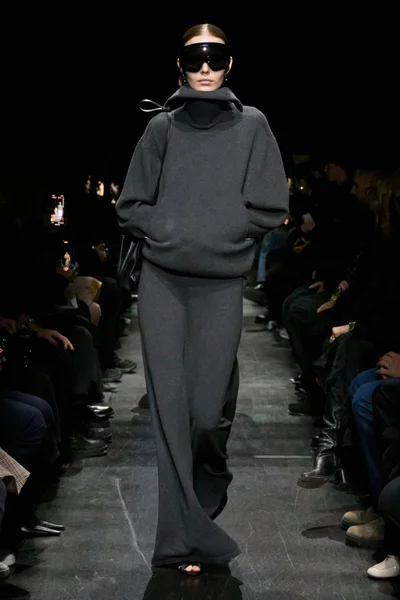 Look 24